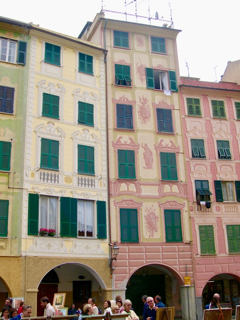Italian exterior facades in stencil